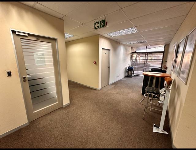 686M² OFFICE TO LET IN PARKTOWN